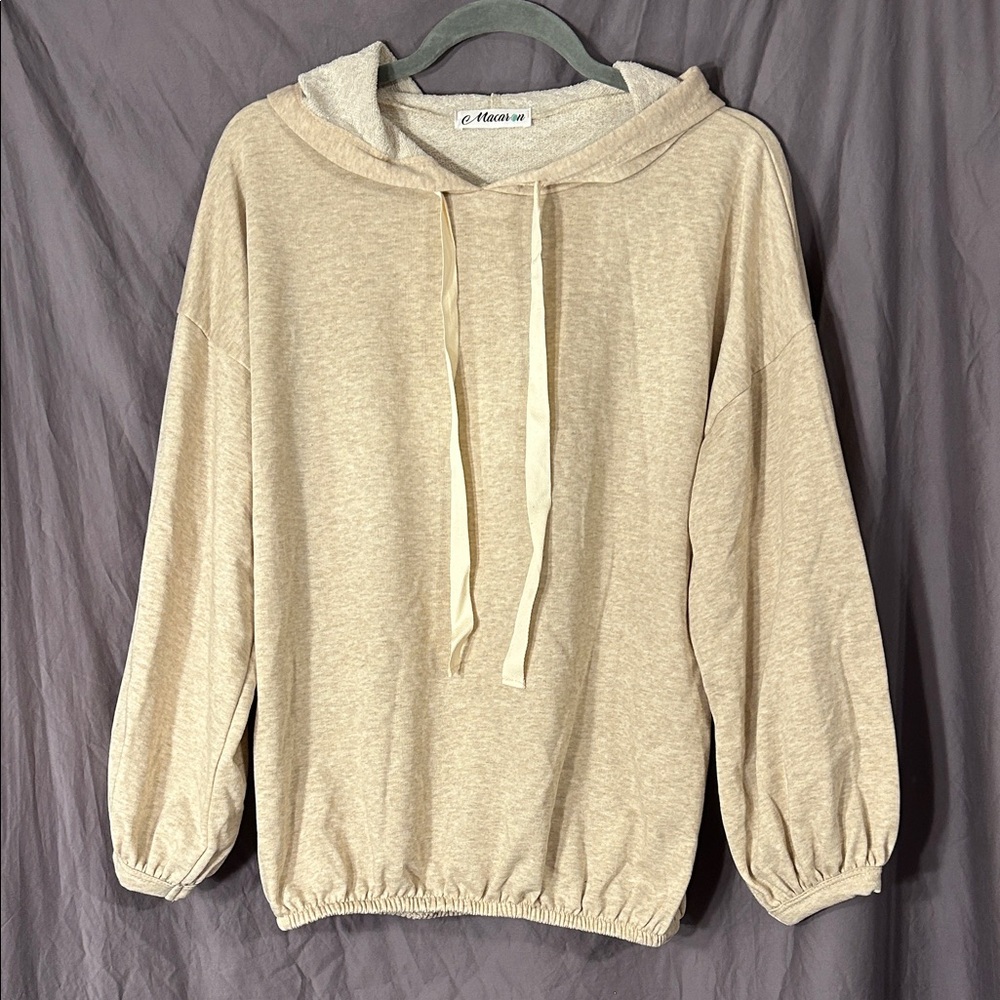 MACARON NWOT Beige Women's Hoodie PTP 22”